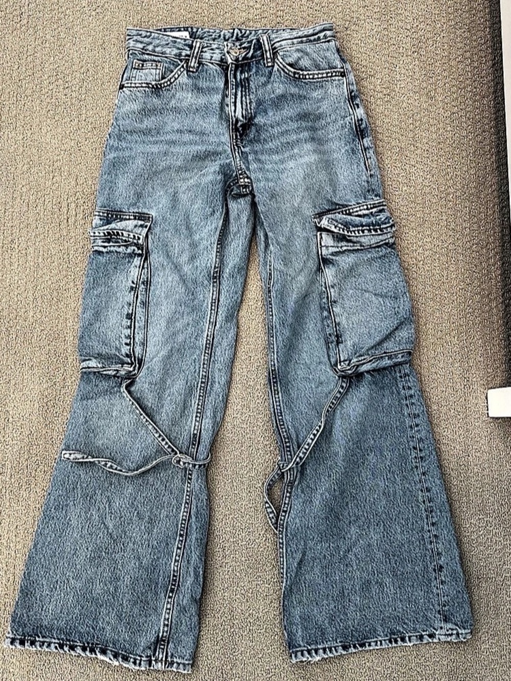 Zara Wide Leg Cargo Jeans in Blue